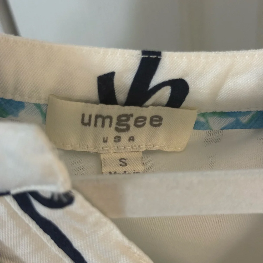 Avara Boutique White and Navy Bow Print Puff Sleeve Dress size Small - Picture 9 of 9